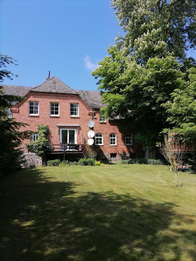 Gutshaus Daemelow Tussen Schwerin En Wismar エクステリア 写真