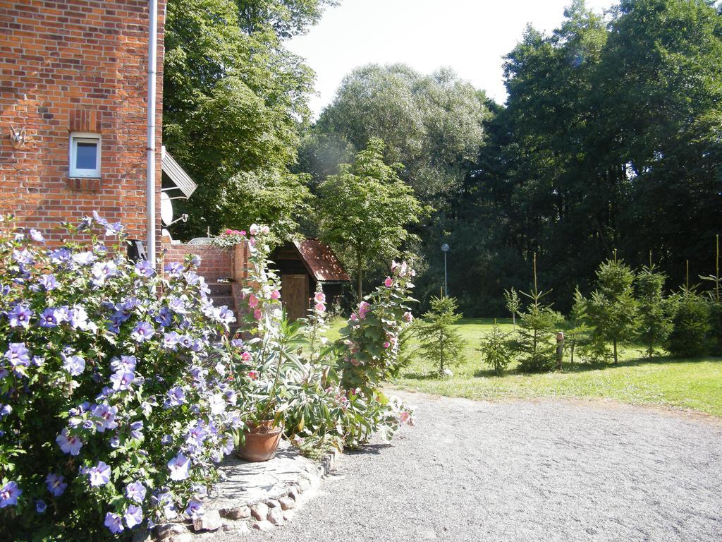 Gutshaus Daemelow Tussen Schwerin En Wismar エクステリア 写真